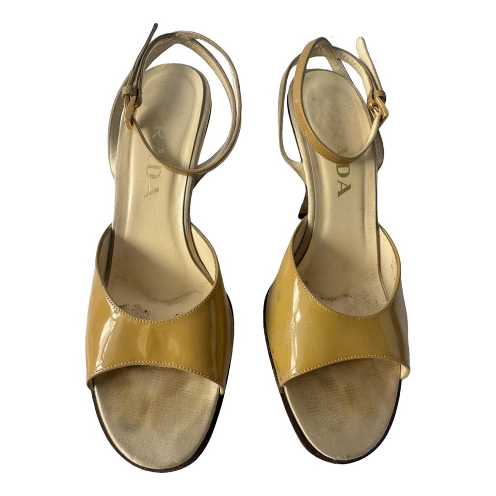 PRADA GOLD HEEL SANDAL 38 NEUTRAL PATENT LEATHER WITH STRAP